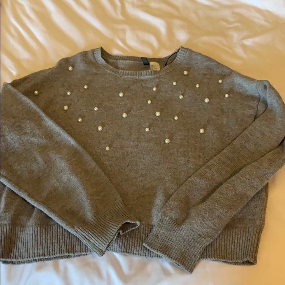 Gray sweater
